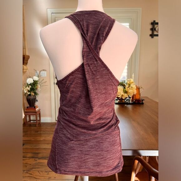 Lululemon tank with twisted Back Sz 6 Modern Casual Workout Hethered Burgundy - Picture 3 of 5